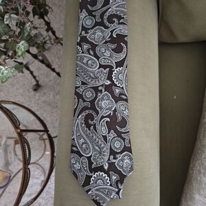 Stafford Brown Paisley Silk Tie with White Accents